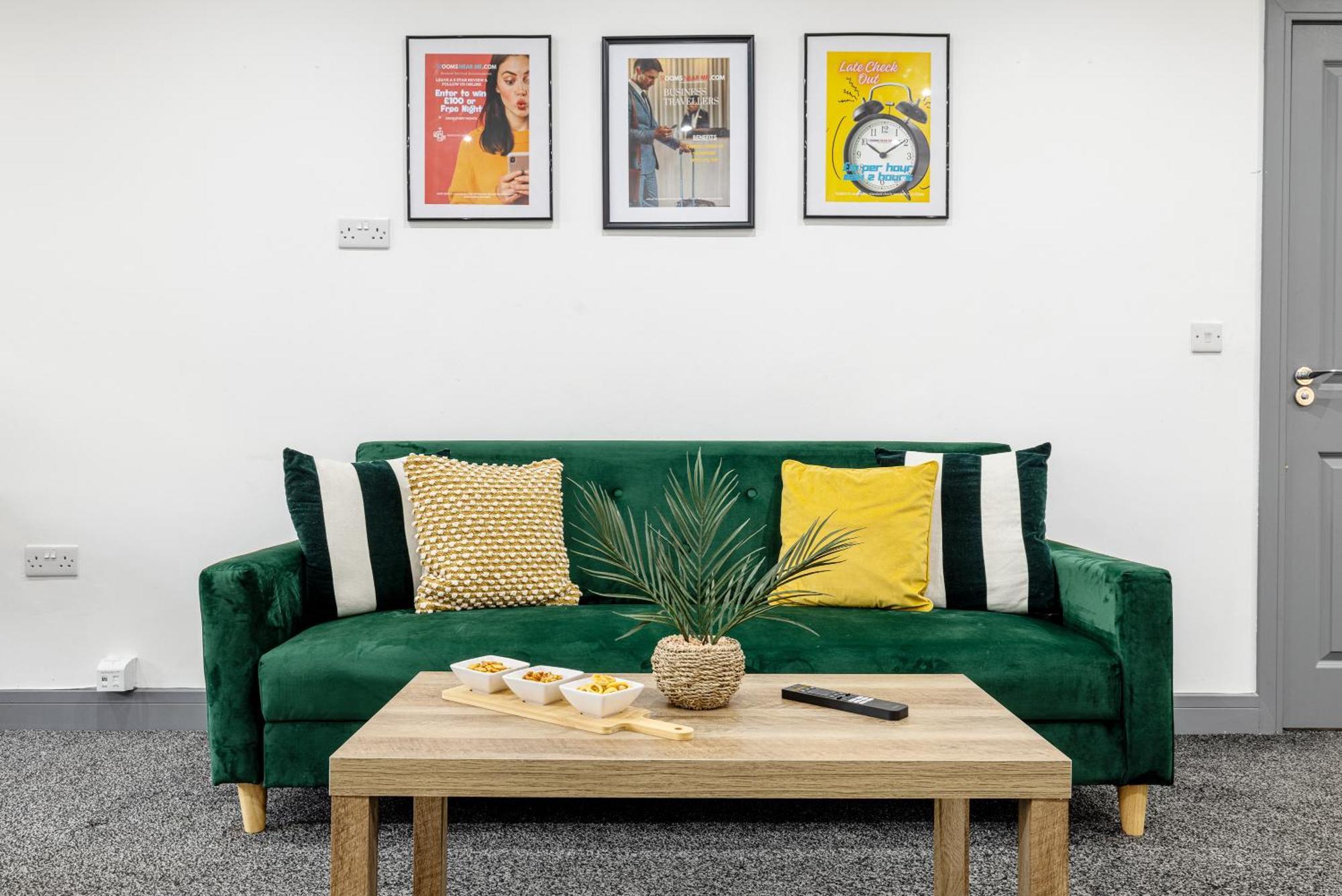 Rnm - Upgraded Business Stay For Travelling Contractors, All Amenities, Private Access Entire Place, Kitchen & Washroom, Smart Tv, Easy Access, Parking Nearby Cradley Heath Kültér fotó