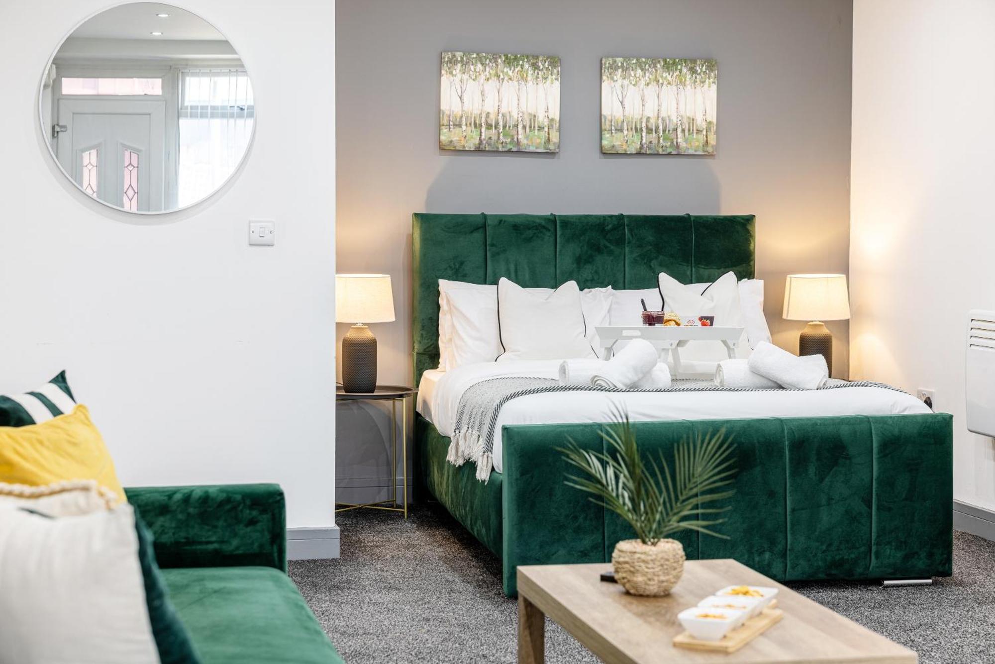 Rnm - Upgraded Business Stay For Travelling Contractors, All Amenities, Private Access Entire Place, Kitchen & Washroom, Smart Tv, Easy Access, Parking Nearby Cradley Heath Kültér fotó