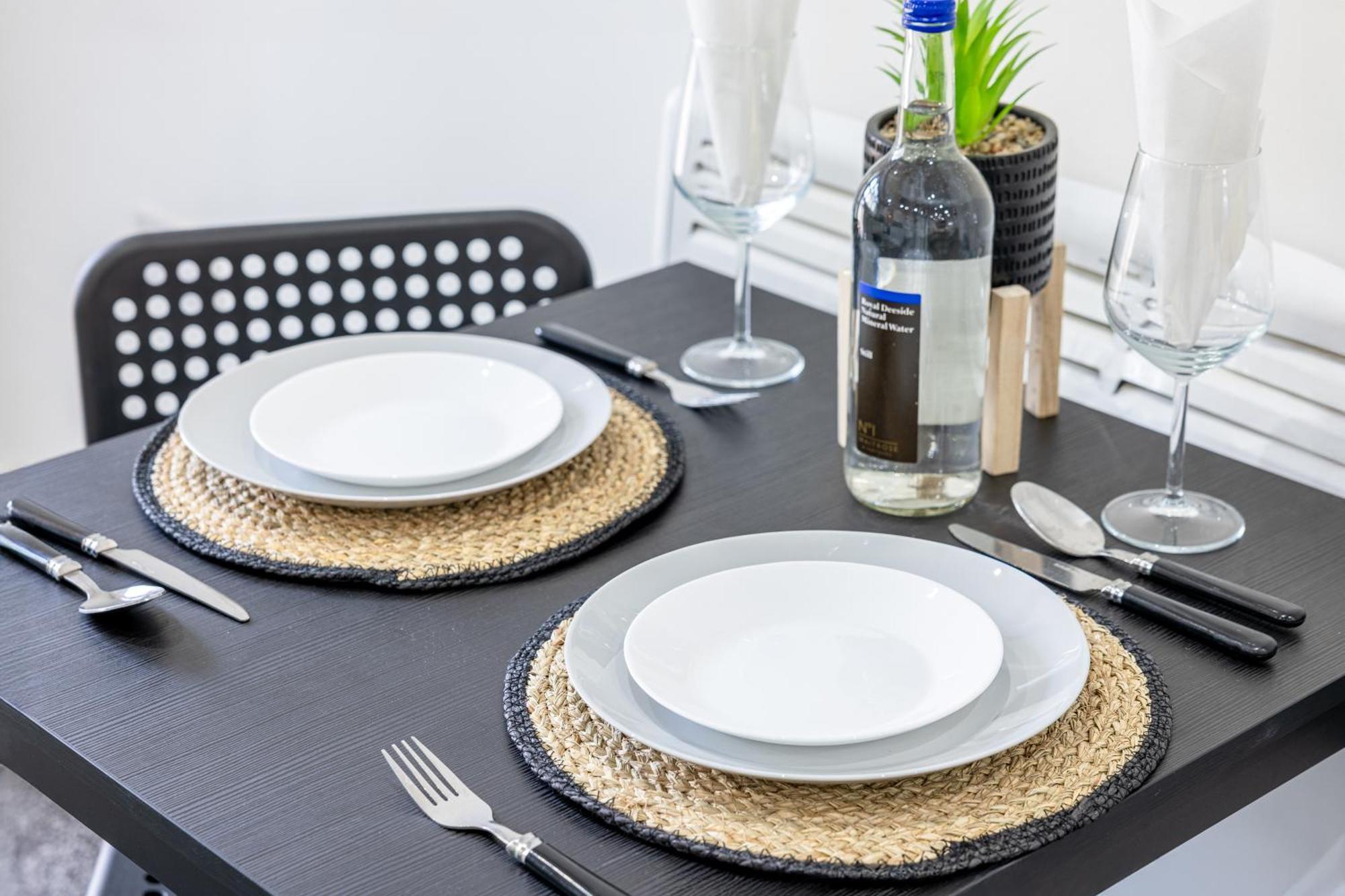 Rnm - Upgraded Business Stay For Travelling Contractors, All Amenities, Private Access Entire Place, Kitchen & Washroom, Smart Tv, Easy Access, Parking Nearby Cradley Heath Kültér fotó