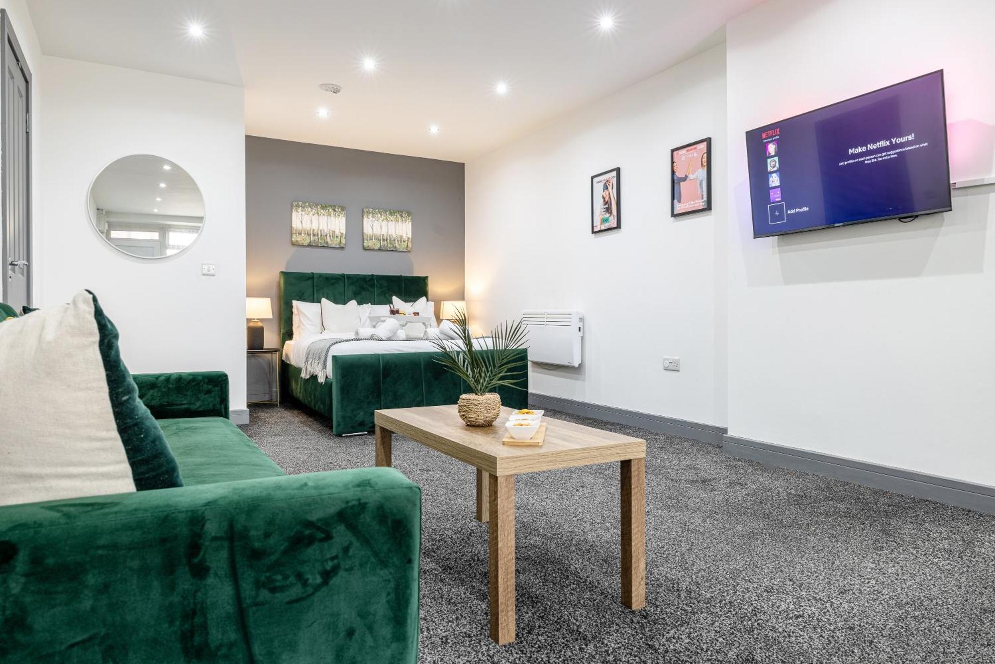 Rnm - Upgraded Business Stay For Travelling Contractors, All Amenities, Private Access Entire Place, Kitchen & Washroom, Smart Tv, Easy Access, Parking Nearby Cradley Heath Kültér fotó